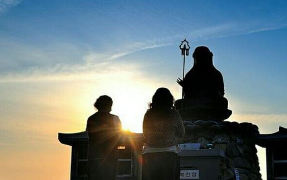 堕胎后孩子会跟着谁？父母被婴灵缠身有什么表现?_婴灵超度