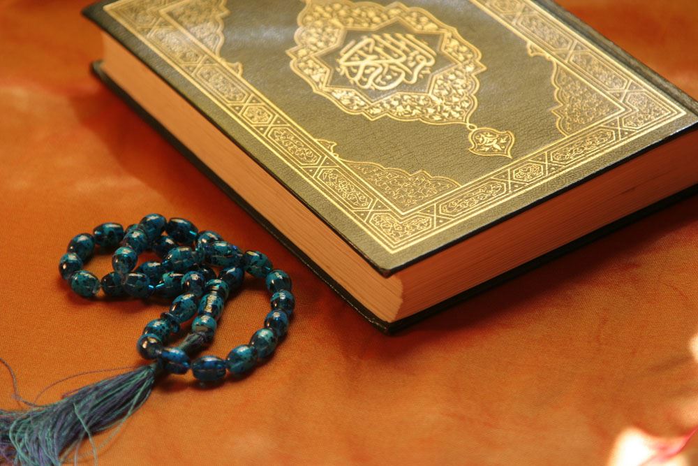 上嘴唇比下嘴唇厚女人性格（女人嘴上厚下薄说法）