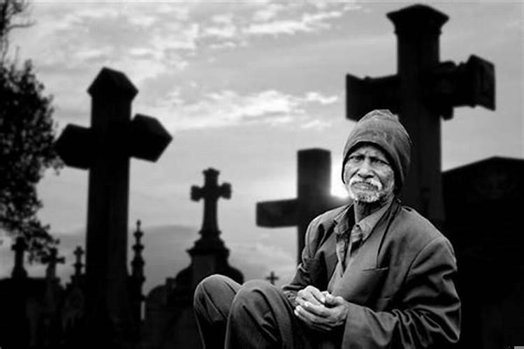 梦到死去的老人哭了