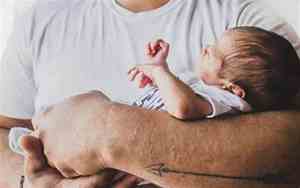 出生婴儿一个月长几斤