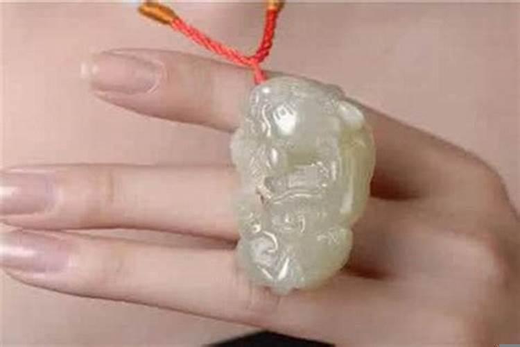 属兔的人可以戴虎形吊坠吗